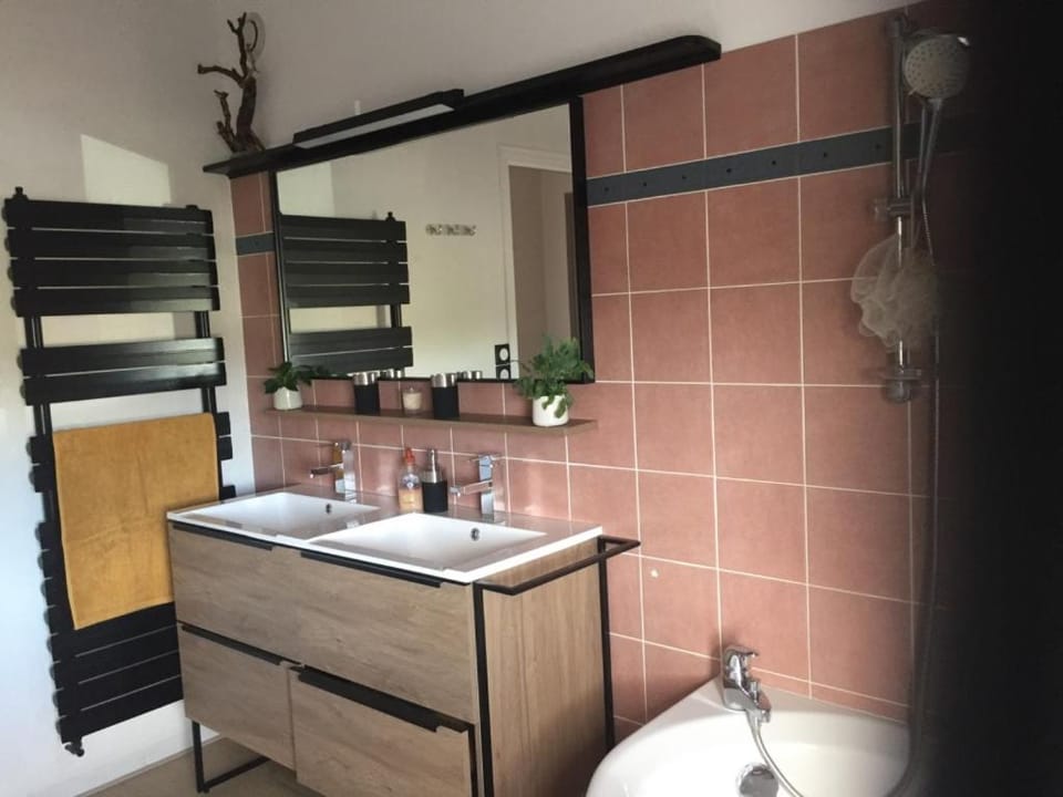 A La Rochelle proche Vélodyssée et parking privé Vacation rental in La Rochelle
