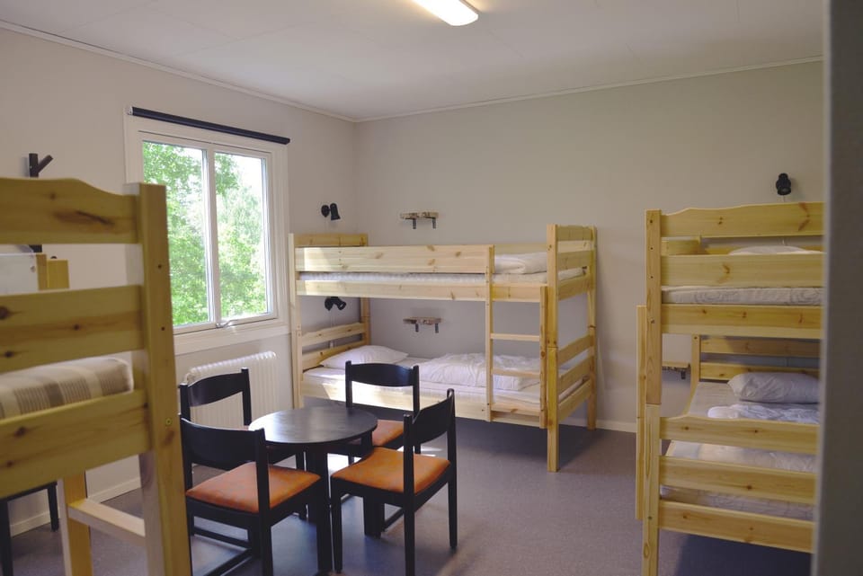 Bedroom, bunk bed