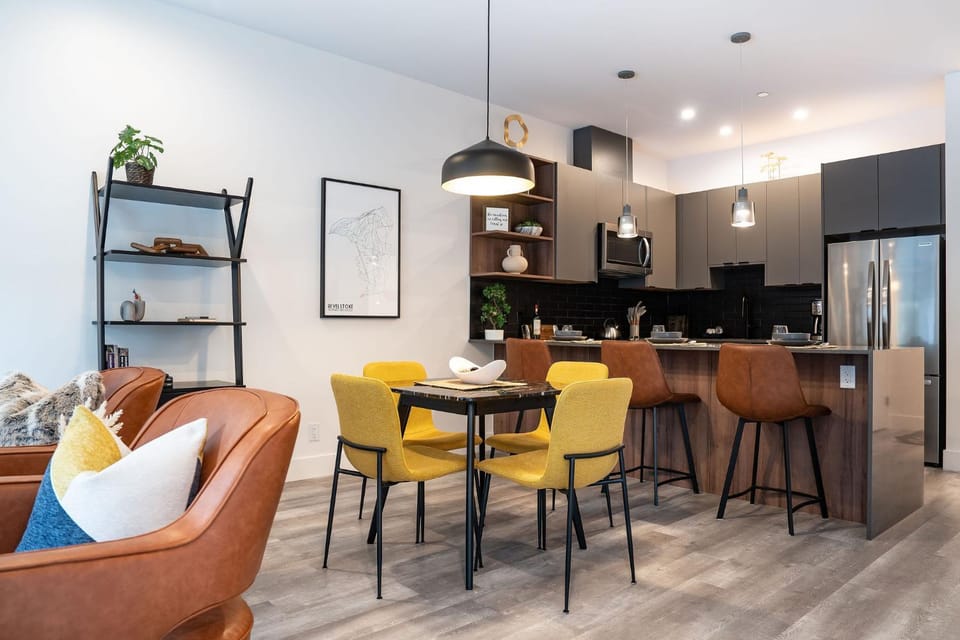 Kitchen or kitchenette, Living room, Seating area, Dining area, minibar