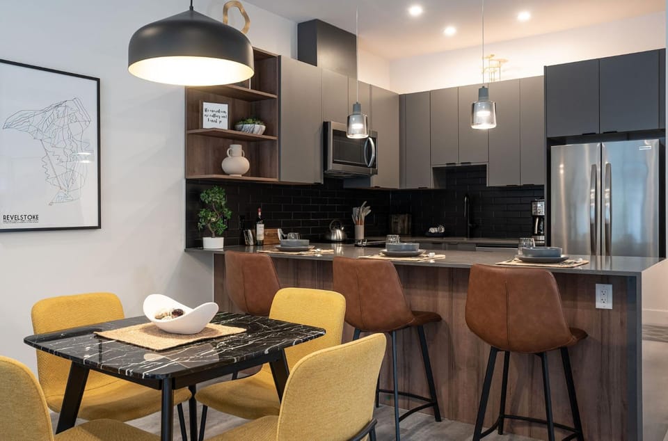 Kitchen or kitchenette, Dining area, minibar, pet friendly, stove