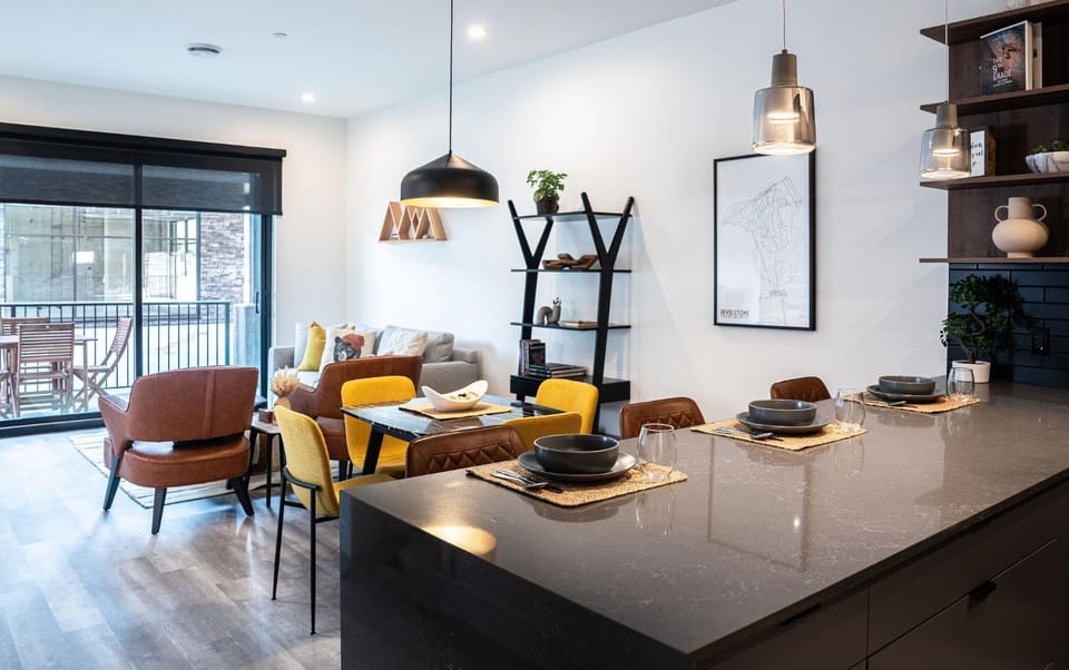 Living room, Seating area, Dining area