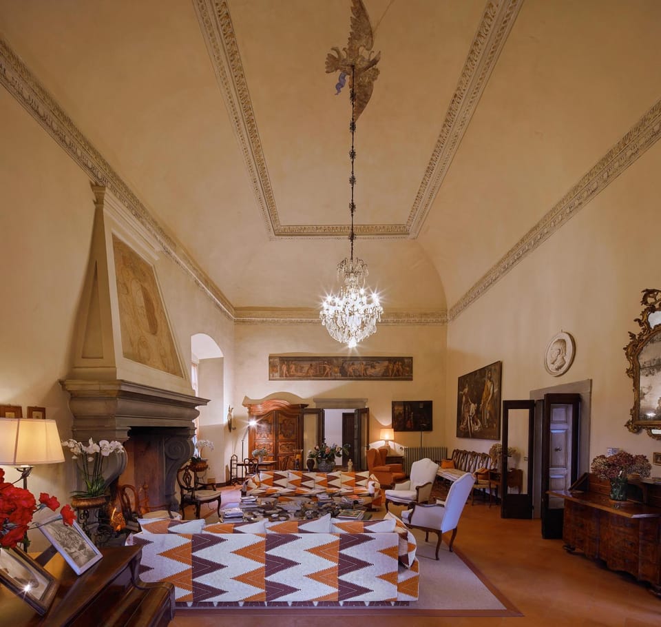 Communal lounge/ TV room, Living room, flat iron