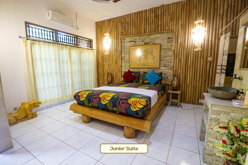 Kaia Lovina Guest House Junior Suite Bed and Breakfast in Buleleng