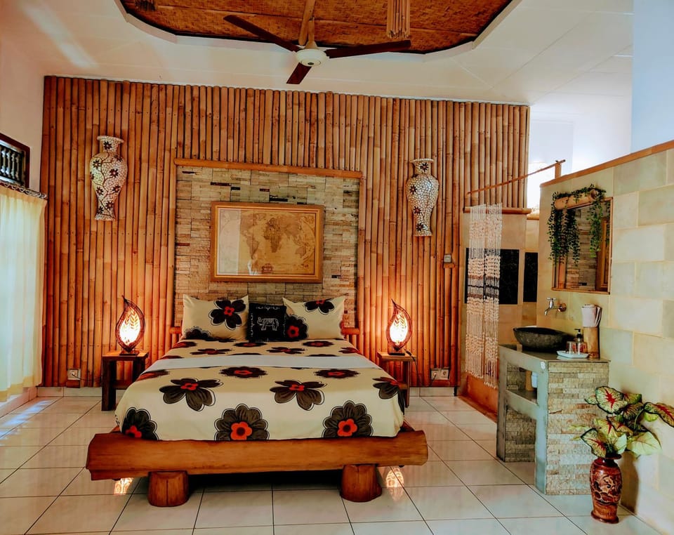 Kaia Lovina Guest House Junior Suite Bed and Breakfast in Buleleng