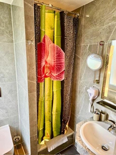 Shower, Toilet, Bathroom