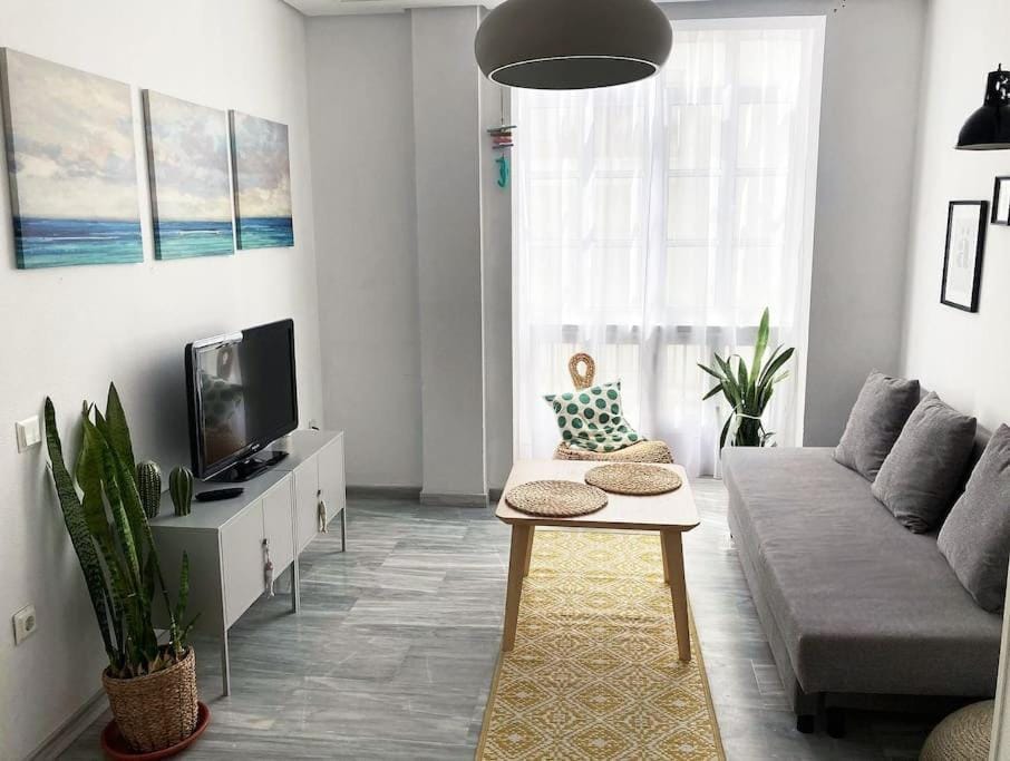 Communal lounge/ TV room, TV and multimedia, Living room, Seating area, Evening entertainment