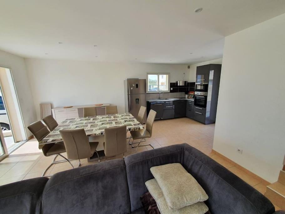 Coffee/tea facilities, Kitchen or kitchenette, Dining area, dishwasher, minibar, pet friendly, stove