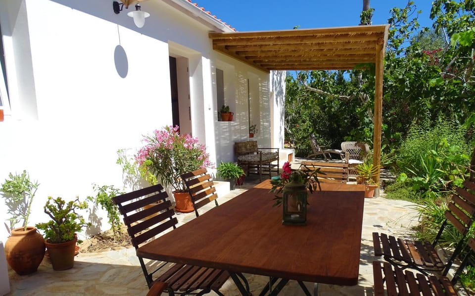 Property building, Patio, Off site, Garden, Dining area