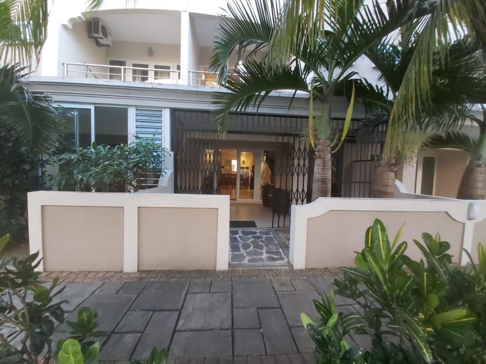Property building, Garden, View (from property/room), Balcony/Terrace