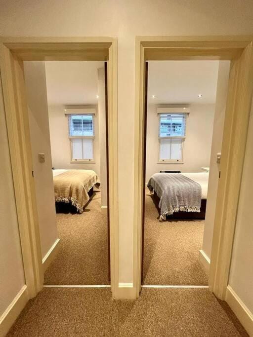 Spacious 2Bed/2Bath Flat next to London Eye Apartment in City of Westminster