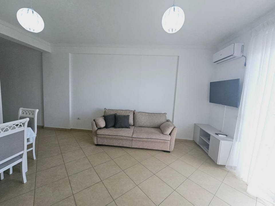 TV and multimedia, Living room, Seating area, air conditioner