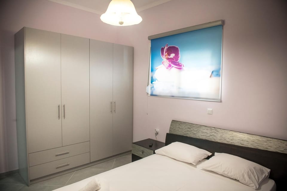Bedroom, wardrobe