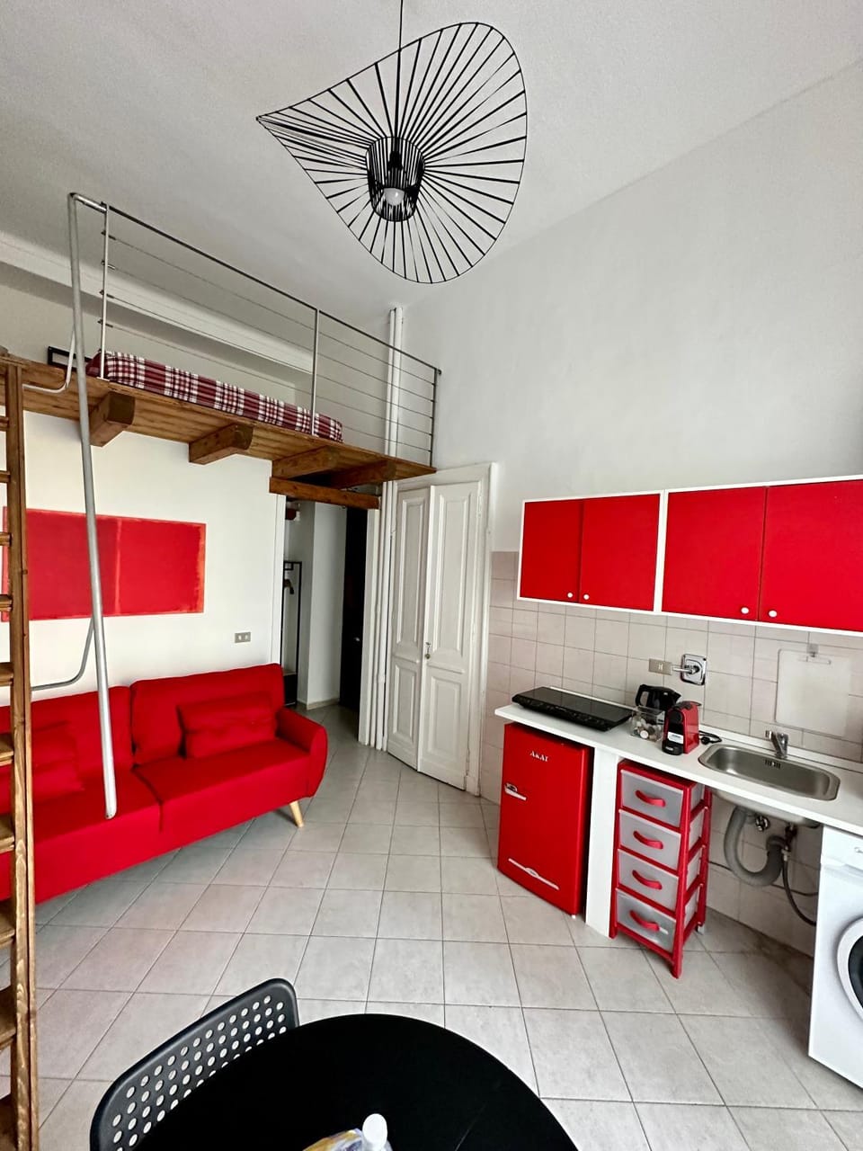 Kitchen or kitchenette, Living room, Seating area, Dining area