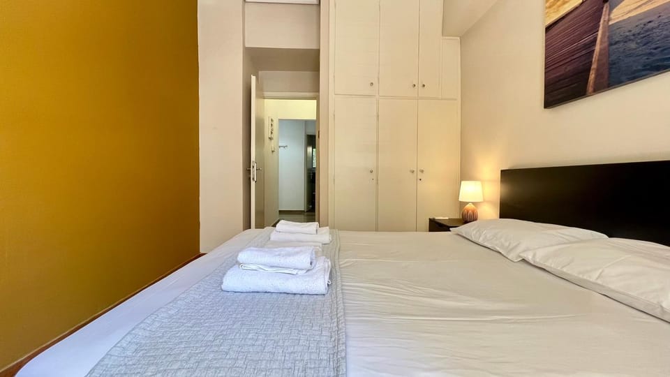 Bed, Photo of the whole room, Bedroom, towels, wardrobe