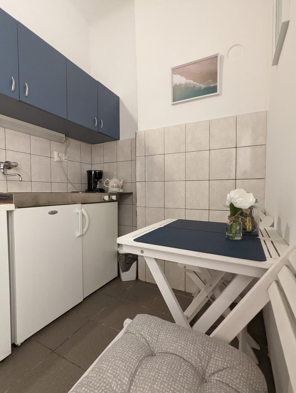 Dining area, kitchen