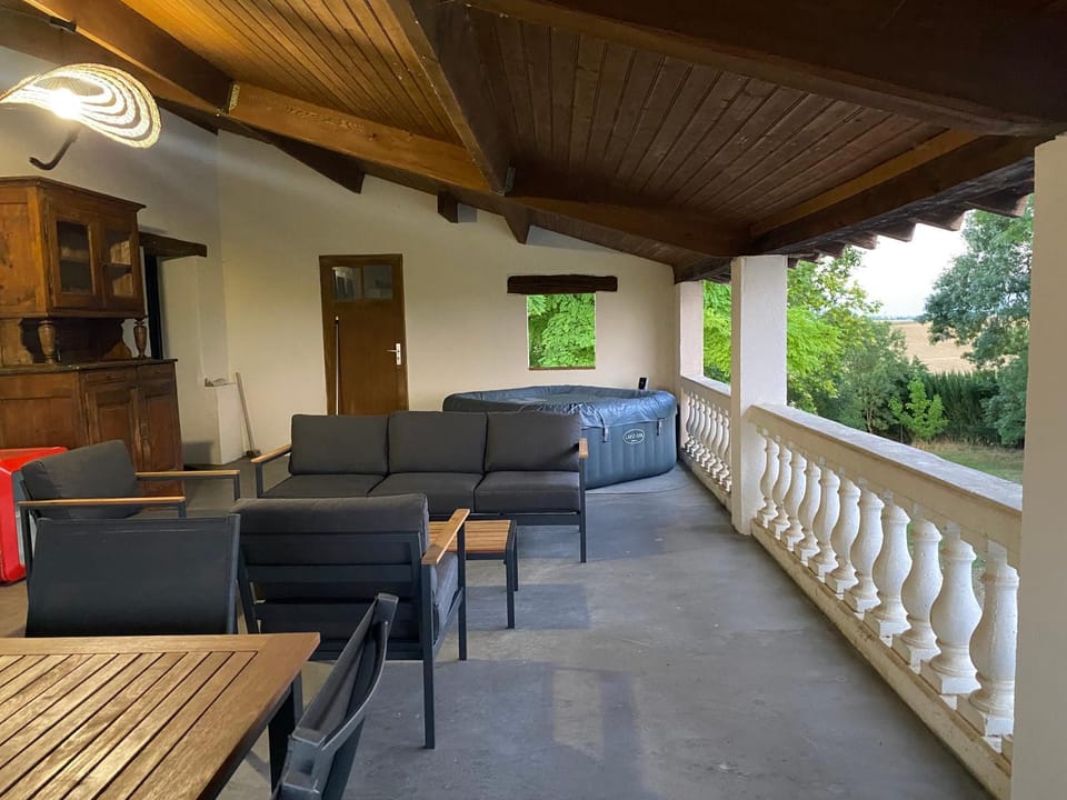 Château de labatut Country House in Occitanie