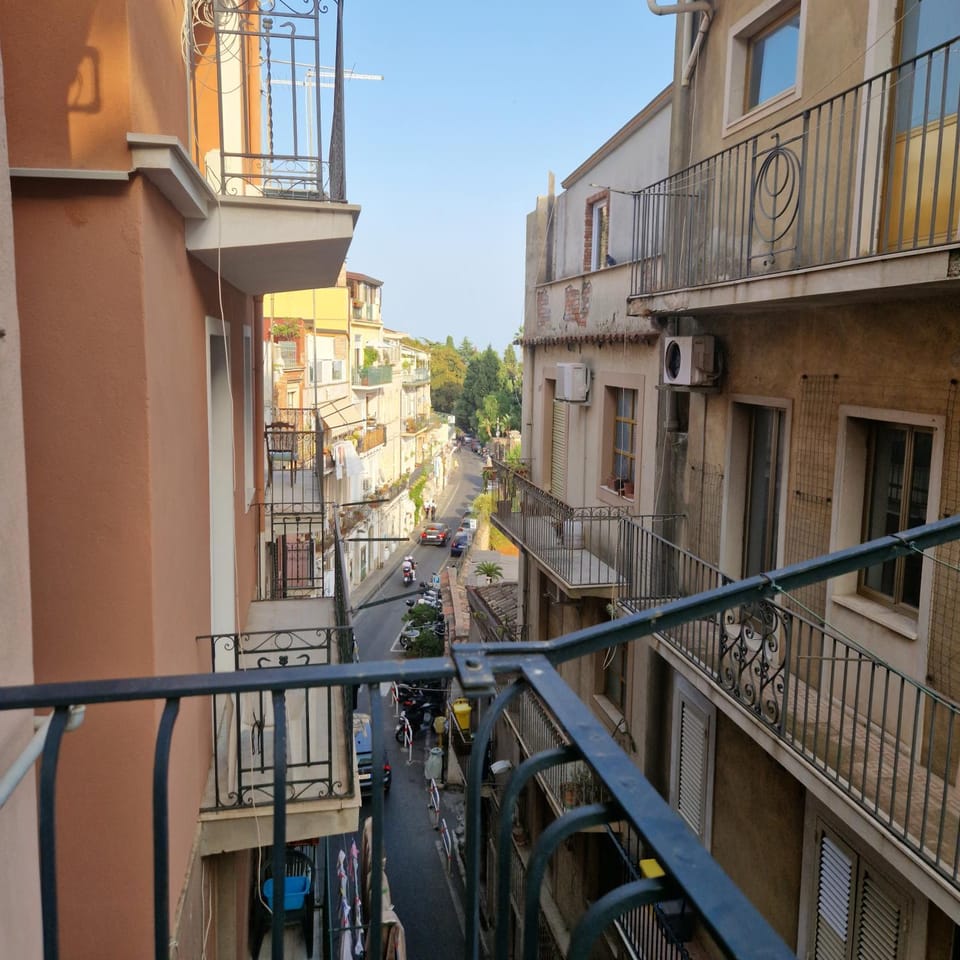 Balcony/Terrace, City view, Street view