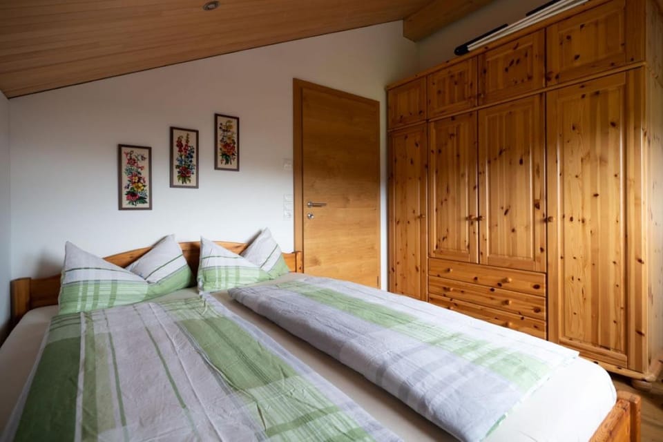 Bedroom, children