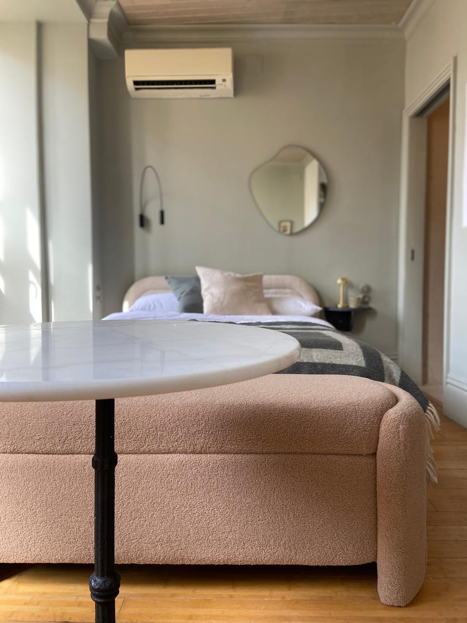 Bed, Photo of the whole room, air conditioner
