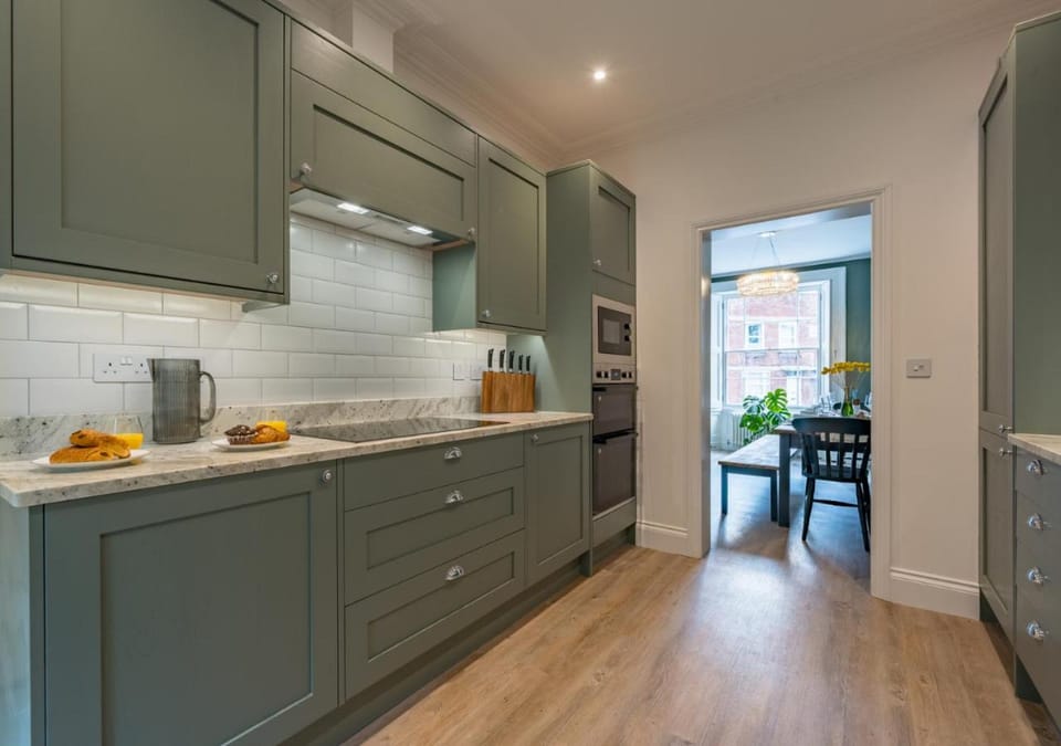 Coffee/tea facilities, Kitchen or kitchenette, pet friendly, pet friendly, stove, stove, kitchen, kitchen