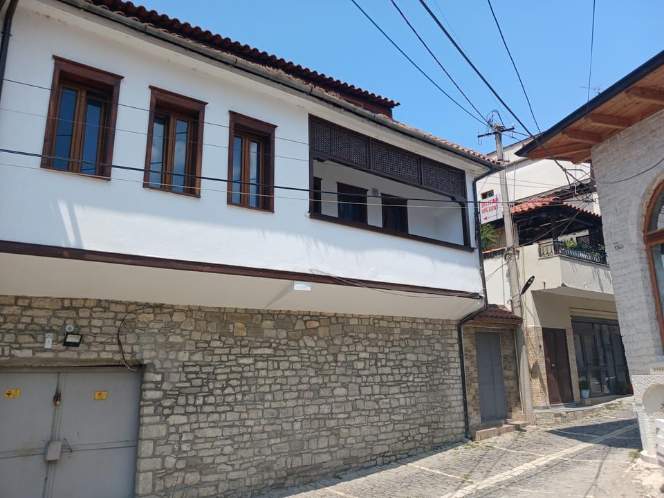 Property building, Neighbourhood