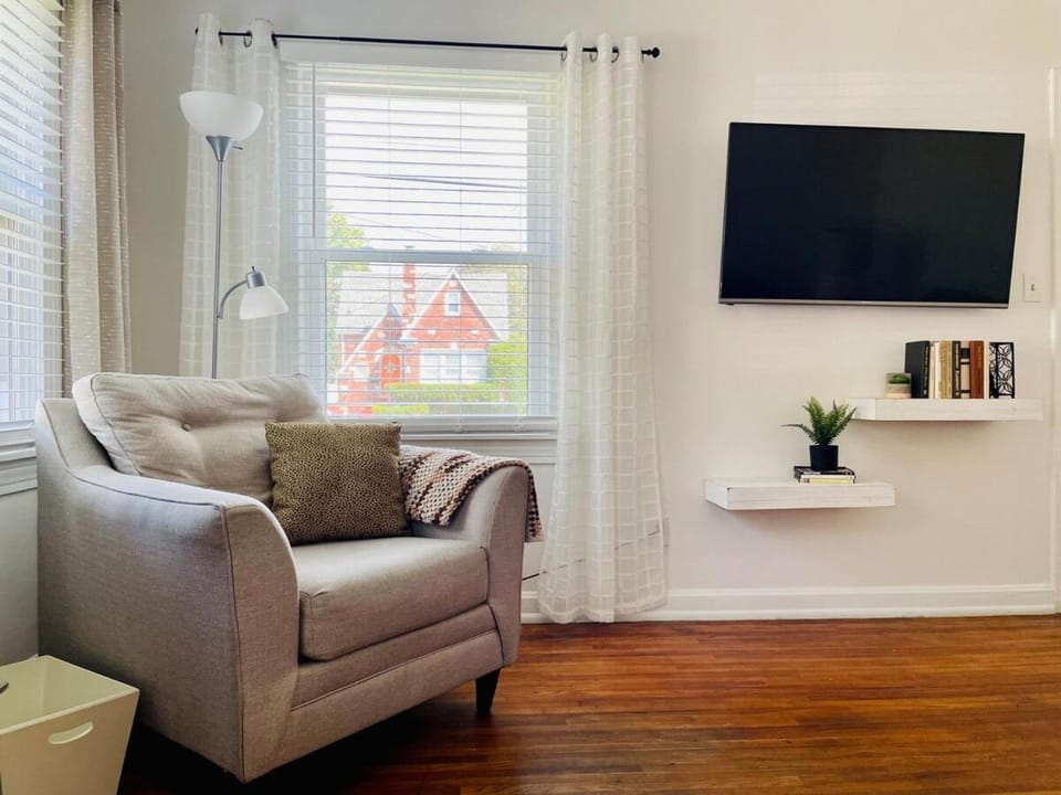 TV and multimedia, Seating area