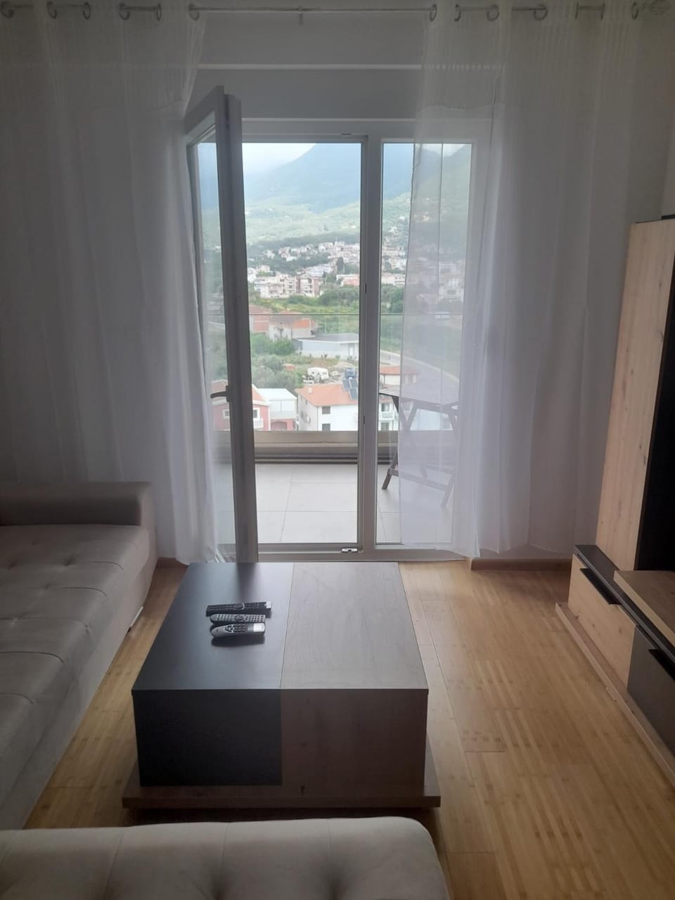 Natural landscape, Balcony/Terrace, Living room, Seating area, Mountain view