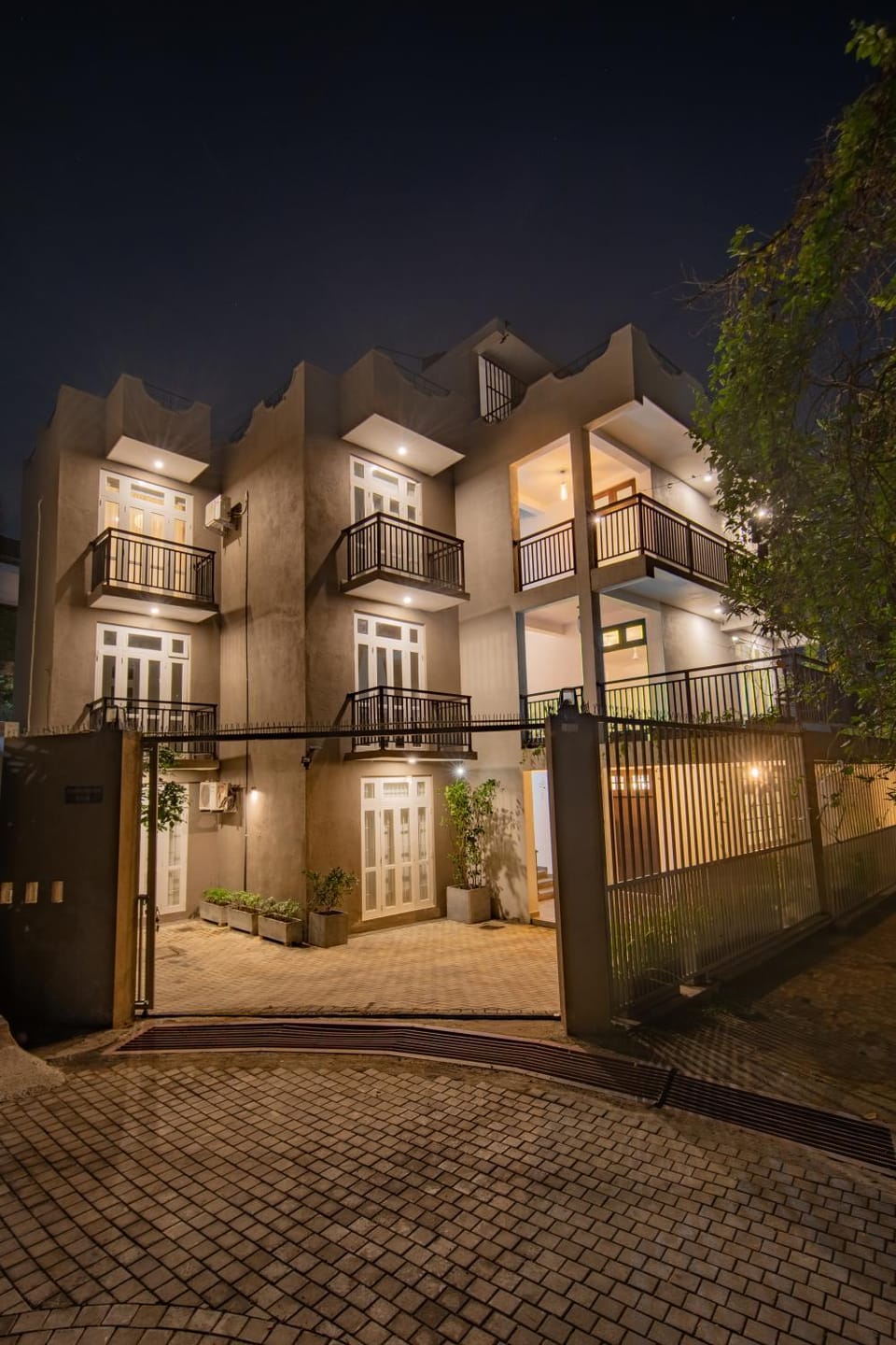 Property building, Night