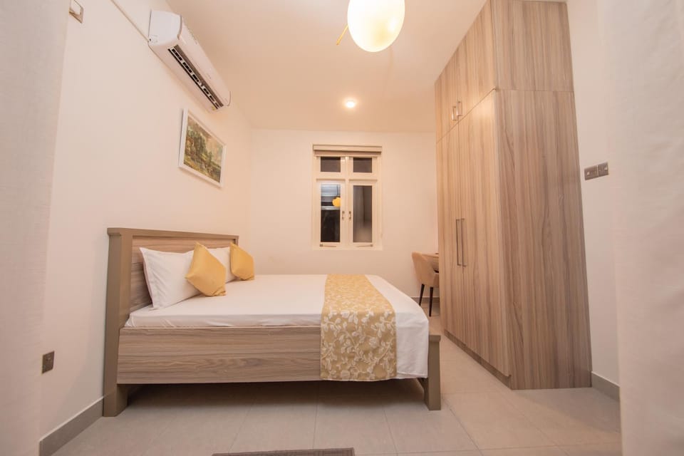 Bed, Photo of the whole room, Bedroom, air conditioner