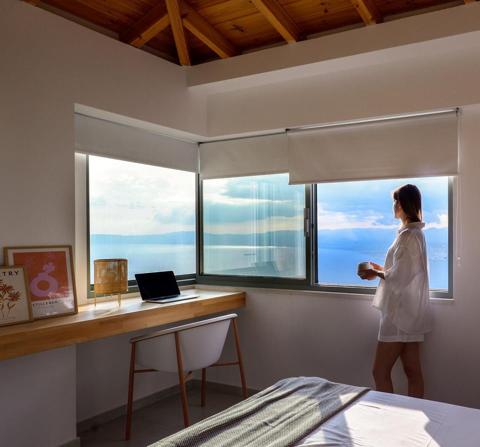 Natural landscape, Sea view, hair dresser