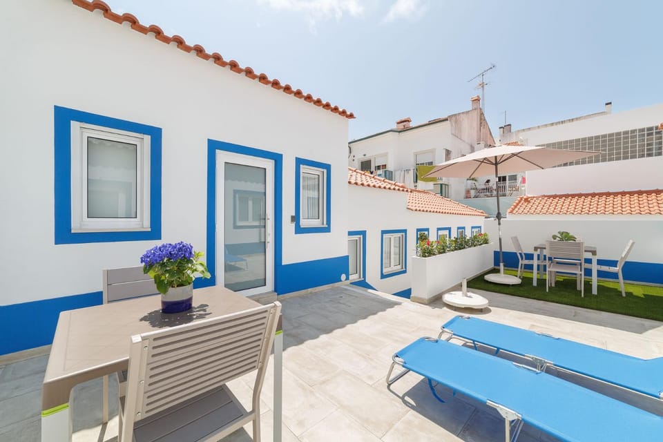 Property building, Patio, View (from property/room), Balcony/Terrace, Dining area