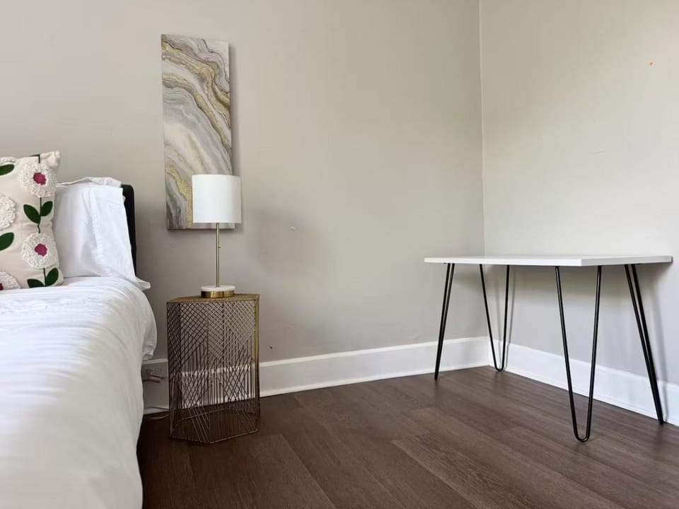 Color Pop Casas - Townhomes near Ford Center Apartment in Evansville