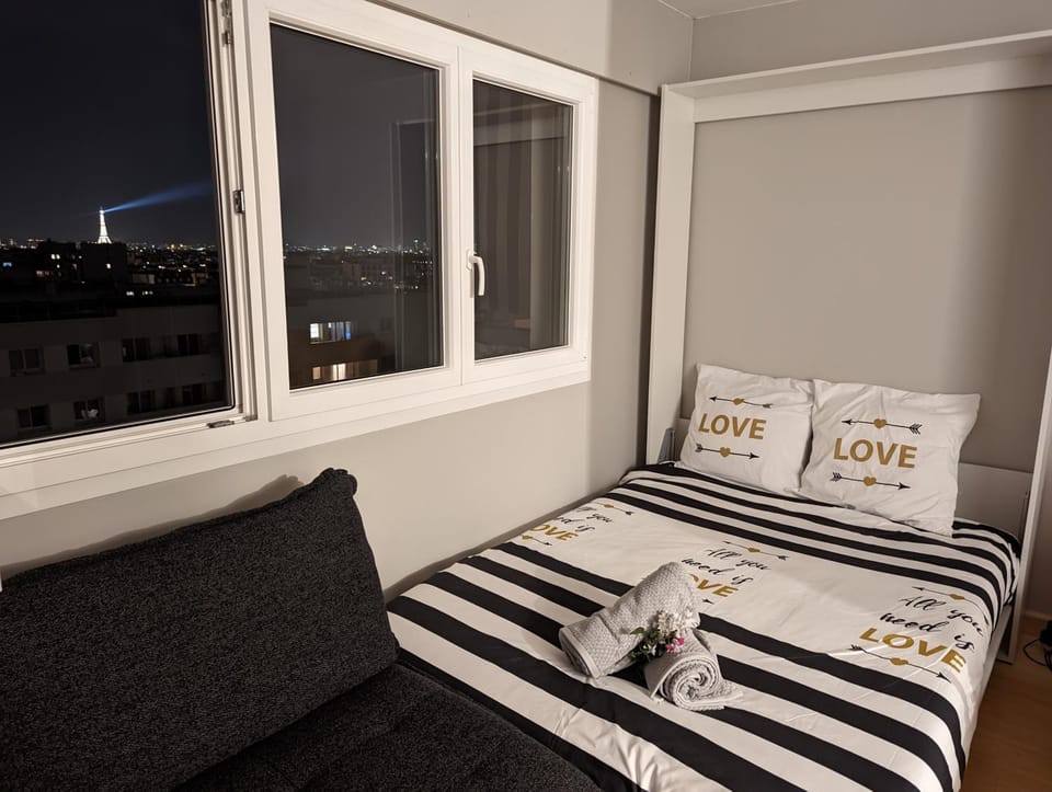 Bed, View (from property/room), Bedroom