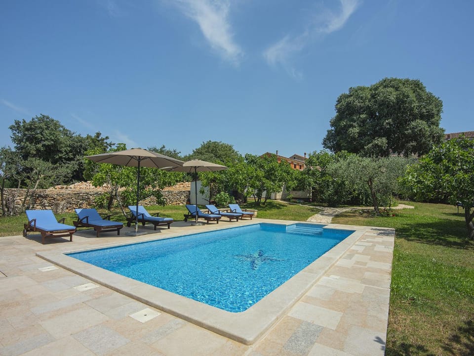 Garden, Swimming pool