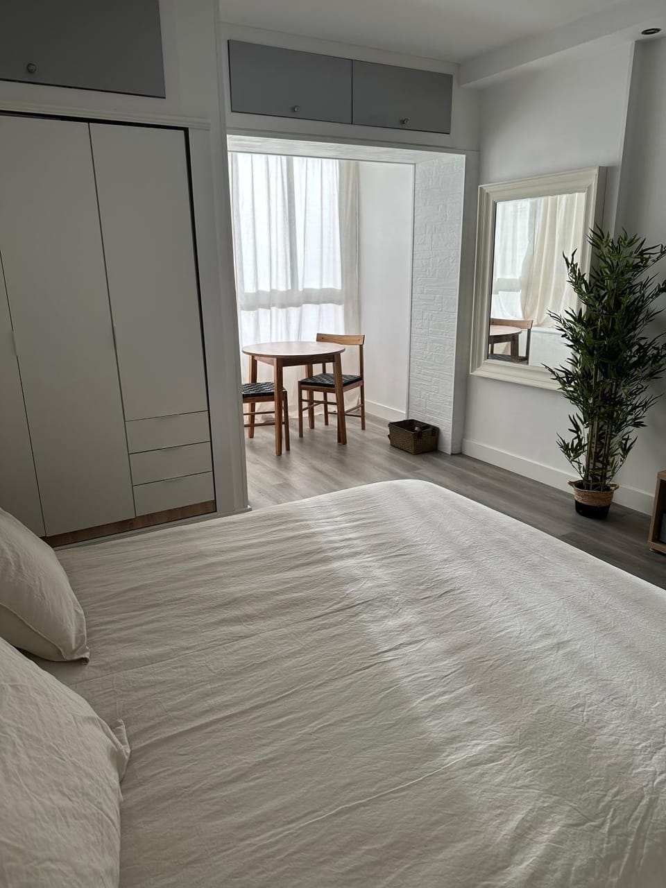 Bed, Photo of the whole room, Bedroom, wardrobe