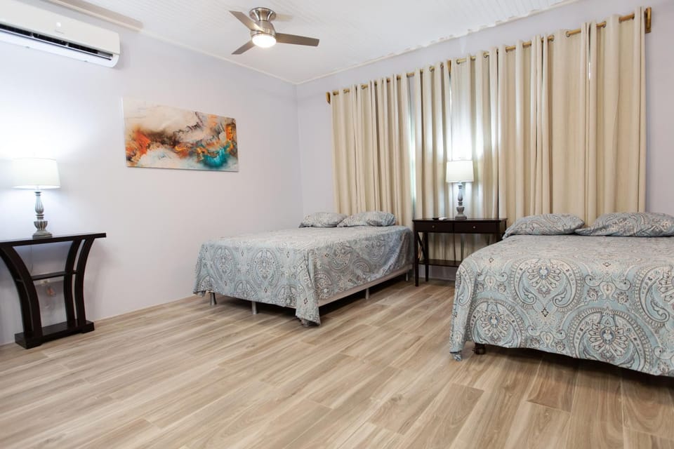 Bedroom, Facility for disabled guests