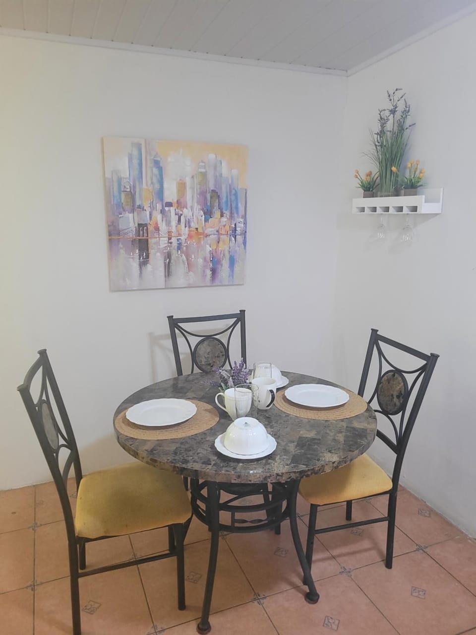 Dining area, Pets