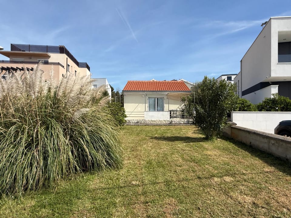 Villa Mateja, Beachfront House Apartment in Zadar County