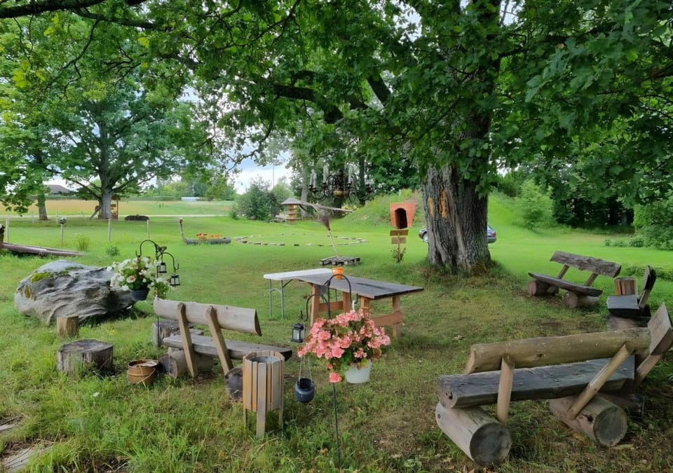 Communal lounge/ TV room, Garden, Garden view