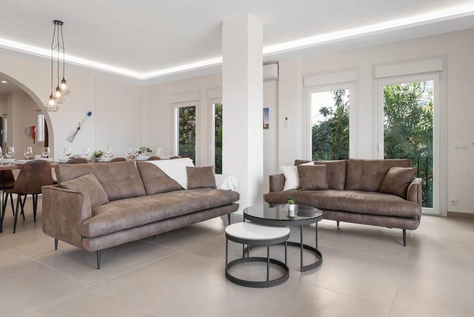 Living room, Seating area