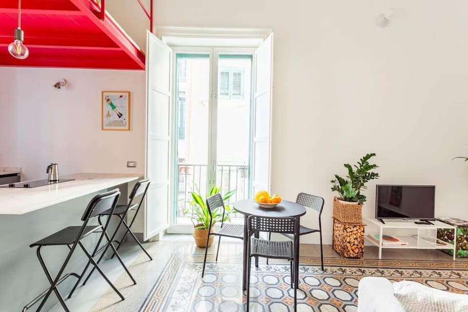 Kitchen or kitchenette, Living room, Dining area
