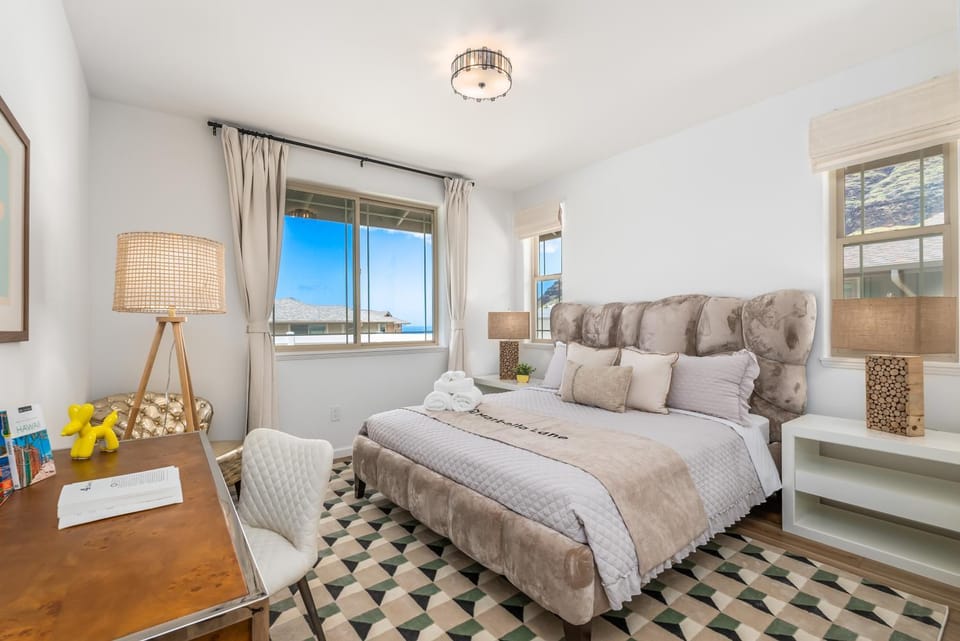 Bed, Photo of the whole room, Seating area, Bedroom, Sea view