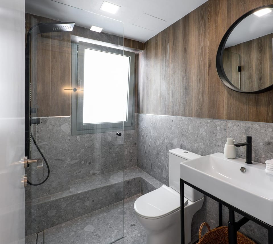 Shower, Toilet, Bathroom