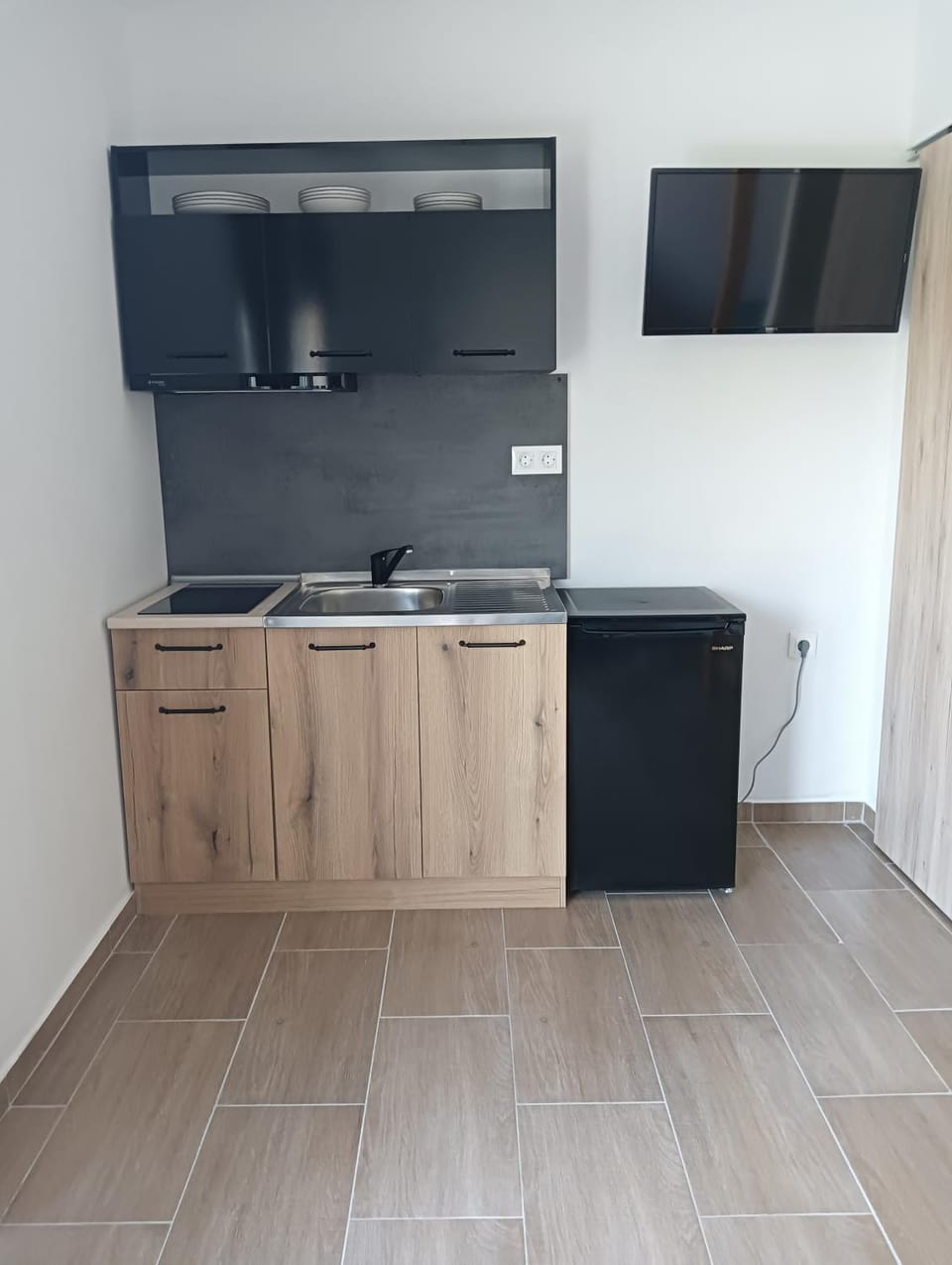 Kitchen or kitchenette, stove