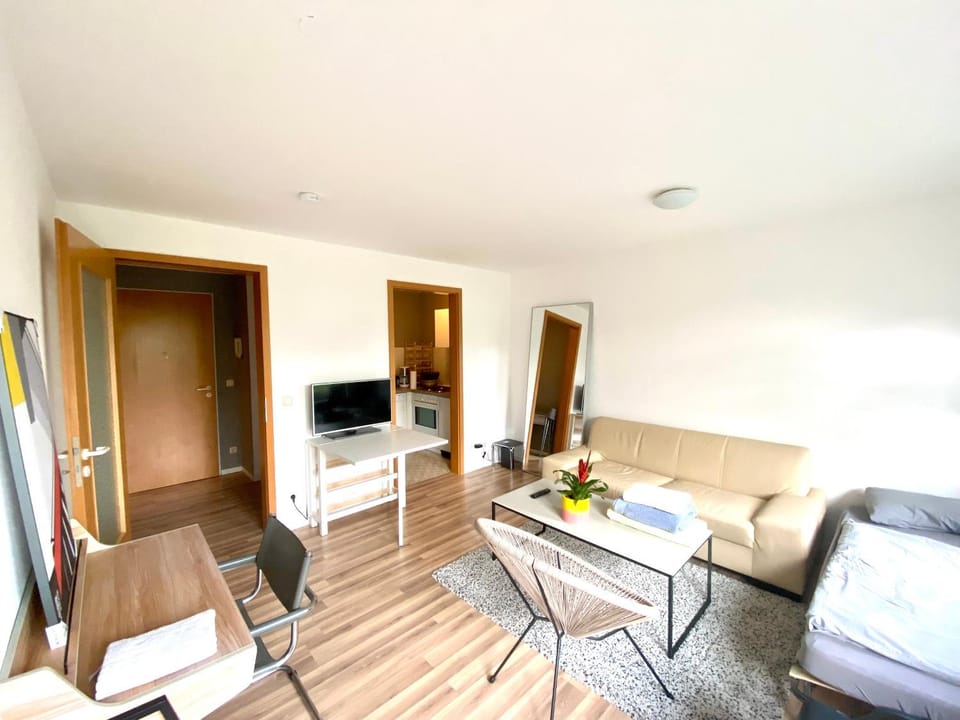 BER, Quiet, Green, View, near Terminal, Berlin parking Apartment in Berlin