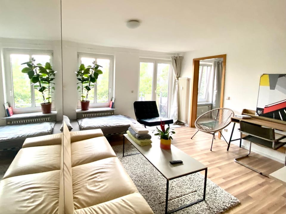 BER, Quiet, Green, View, near Terminal, Berlin parking Apartment in Berlin