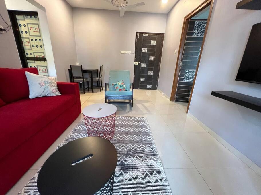 Pali Carters Building 102, 20th Road, Khar West by Connekt Homes Apartment in Mumbai