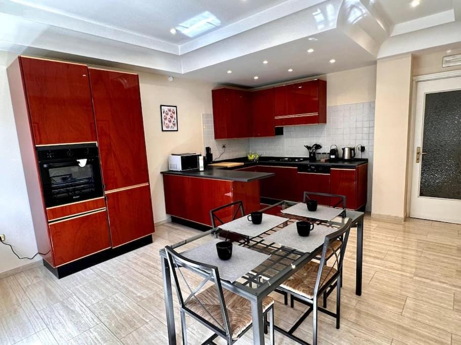 Coffee/tea facilities, Kitchen or kitchenette, Dining area, minibar, pet friendly, stove, toaster