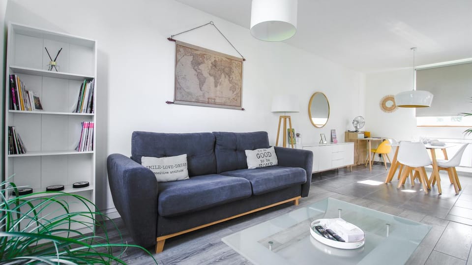Library, Living room, Seating area