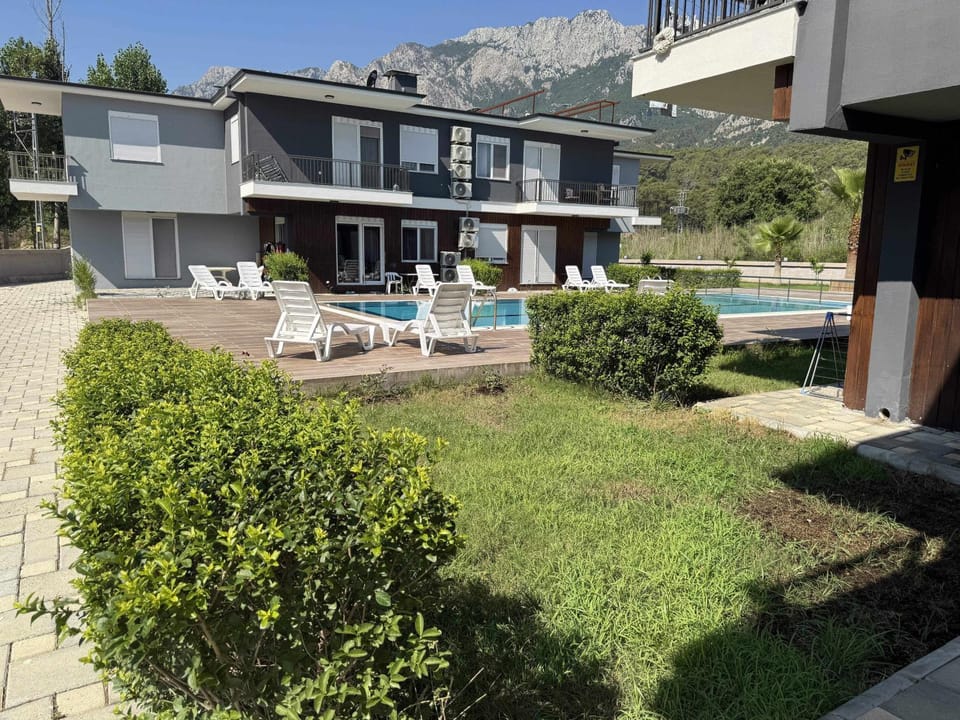 Property building, Natural landscape, Mountain view, Mountain view, Swimming pool